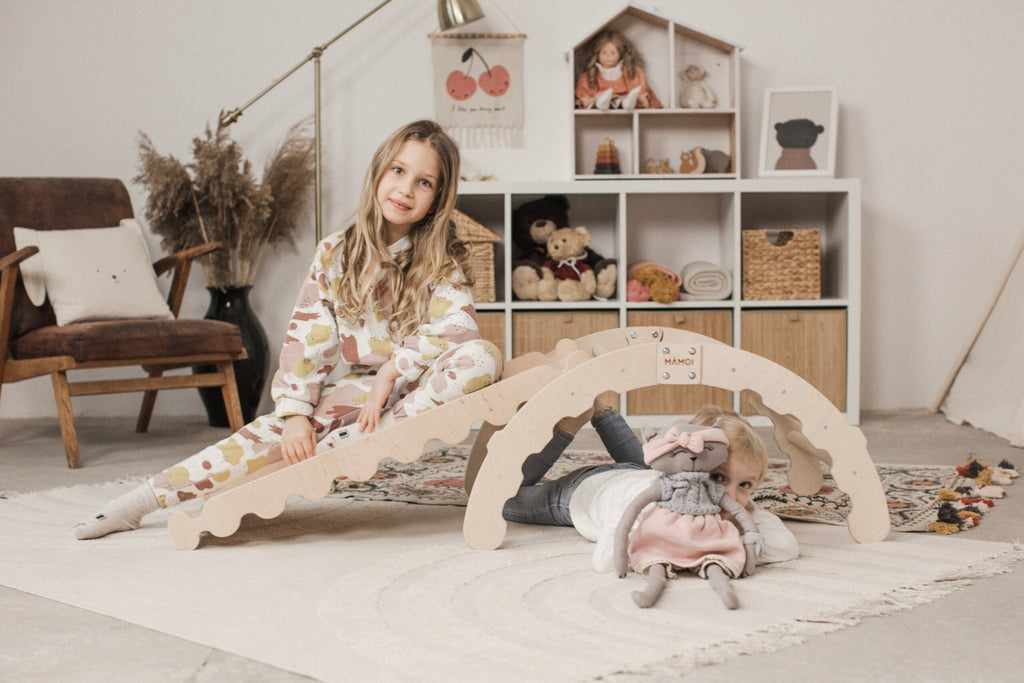 Klätterbåge 2 - i - 1 med rutschkana – Montessori klätterställning & gungbräda i trä (9 mån–3 år) - Lilla Nord