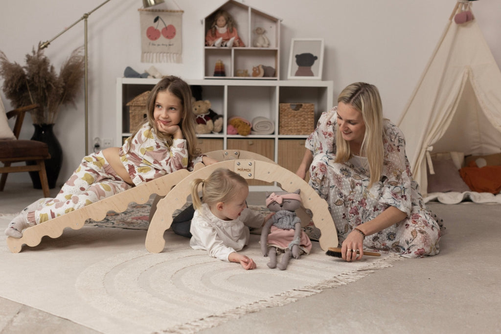 Klätterbåge 2 - i - 1 med rutschkana – Montessori klätterställning & gungbräda i trä (9 mån–3 år) - Lilla Nord